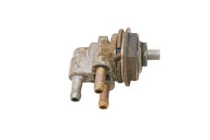 John Deere - 05 John Deere Trail Buck 650 4x4 Fuel Petcock Auto Fuel Valve - Image 3