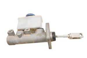 18 Club Car Carryall 1700 Rear Brake Master Cylinder - Image 3