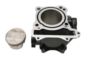 17 Hyosung GD250R Cylinder & Piston - Image 3