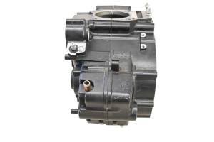 17 Hyosung GD250R Crankcase Center Crank Case - Image 3