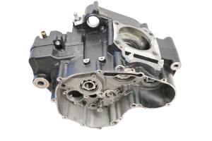 17 Hyosung GD250R Crankcase Center Crank Case - Image 5