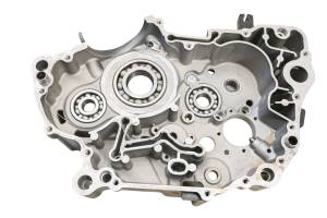 17 Hyosung GD250R Crankcase Center Crank Case - Image 11