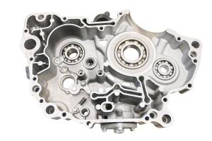 17 Hyosung GD250R Crankcase Center Crank Case - Image 13