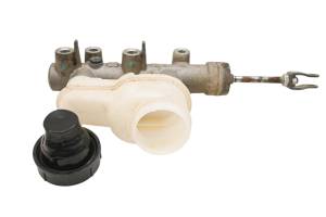 John Deere - 16 John Deere Gator XUV590i Brake Master Cylinder - Image 3