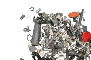 Yamaha - 22 Yamaha Zuma 125 Hardware Set Nuts & Bolts YW125 - Image 4