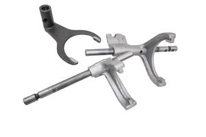 Kubota - 05 Kubota RTV900G Transmission Shift Forks & Drum - Image 4