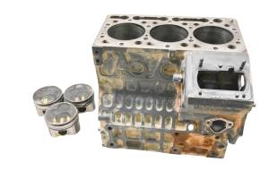 Kubota - 20 Kubota RTV-X900 Crankcase Center Crank Case & Cylinders Pistons - Image 1