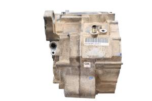 Polaris - 04 Polaris Predator 500 2x4 Crankcase Center Crank Case - Image 4