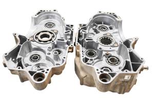 Polaris - 04 Polaris Predator 500 2x4 Crankcase Center Crank Case - Image 7