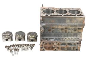 11 Kubota RTV900XTW Crankcase Center Crank Case & Cylinders