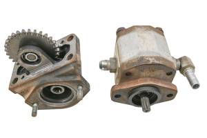 Kubota - 11 Kubota RTV900XTW Hydraulic Bed Lift Pump Gear Box - Image 4