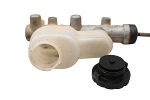 John Deere - 13 John Deere Gator XUV 825i Front Brake Master Cylinder - Image 3