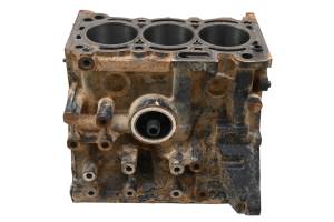 John Deere - 13 John Deere Gator XUV 825i Crankcase Center Crank Case & Cylinders - Image 3