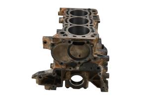 John Deere - 13 John Deere Gator XUV 825i Crankcase Center Crank Case & Cylinders - Image 4