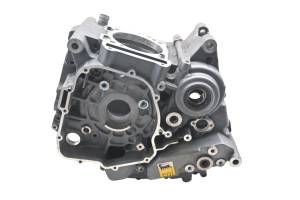 Aprilia - 12 Aprilia Shiver 750 Crankcase Center Crank Case SL750 - Image 1