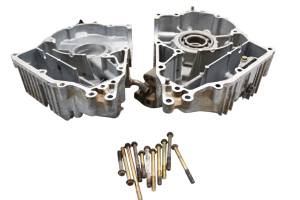 00 Polaris Magnum 325 4x4 Crankcase Center Crank Case