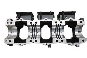 Polaris - 04 Polaris Genesis I 1200 Crankcase Center Crank Case - Image 7