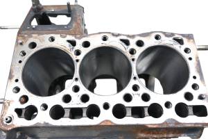 Kubota - 16 Kubota RTV-X1140W Crankcase Center Crank Case & Cylinders - Image 6