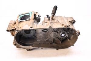 Kawasaki - 13 Kawasaki Brute Force 300 2x4 Crankcase Center Crank Case KVF300 For Parts - Image 3