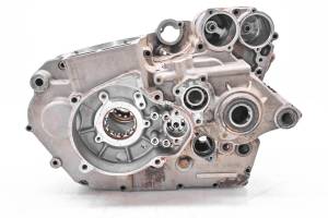 Polaris - 08 Polaris Outlaw 525 IRS Crankcase Center Crank Case - Image 1