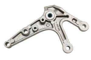 Yamaha - 15 Yamaha YZF R3 Front Right Footpeg Bracket - Image 3