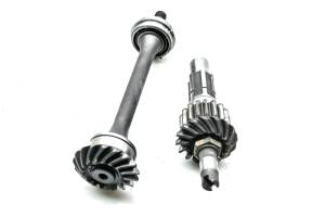 87 Suzuki Quadrunner 250 4x4 Transmission Bevel Gears Output Shaft LT4WD