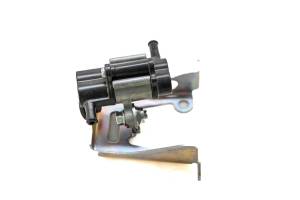 Yamaha - 20 Yamaha Kodiak 450 4x4 Gas Tank Breather Pipe Joint & Mounting Bracket YFM450 - Image 1