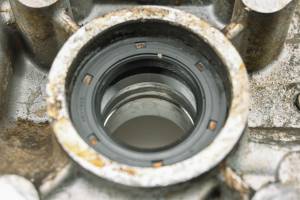 Cub Cadet - 09 Cub Cadet Volunteer 750 4x4 EFI Crankcase Cover Tracker 46E - Image 4