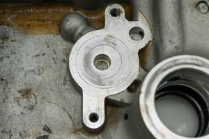 Cub Cadet - 09 Cub Cadet Volunteer 750 4x4 EFI Crankcase Cover Tracker 46E - Image 8