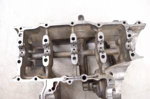 Honda - 99 Honda CBR600F4 Crankcase Center Crank Case & Cylinders - Image 7