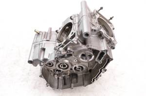 Suzuki - 05 Suzuki SV650 Crankcase Center Crank Case - Image 3