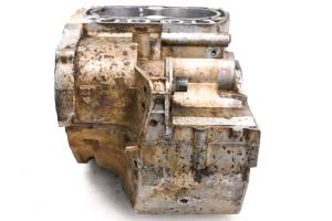 02 Polaris Sportsman 700 4x4 Crankcase Center Crank Case