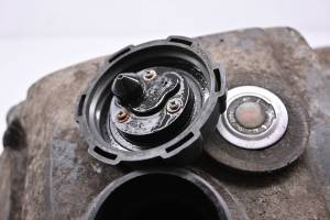 Kawasaki - 99 Kawasaki Bayou 220 2x4 Gas Tank & Fuel Petcock KLF220 - Image 4