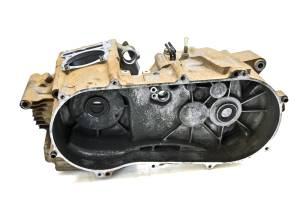 Kawasaki - 13 Kawasaki Brute Force 300 2x4 Crankcase Center Crank Case KVF300 - Image 3