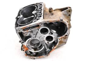 02 Polaris Sportsman 700 4x4 Crankcase Center Crank Case
