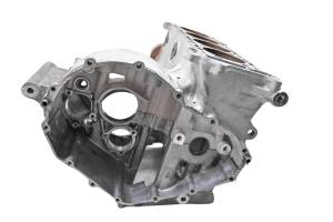 11 Suzuki GSXR750 Crankcase Center Crank Case & Cylinders