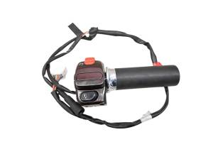 Piaggio - 12 Vespa GTV300 IE Twist Throttle & Engine Start Stop Handlebar Controls Piaggio - Image 1