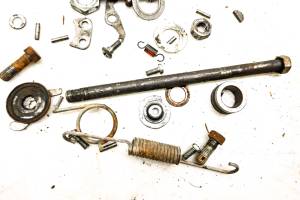 Kawasaki - 73 Kawasaki 175 F7-B Hardware Set Nuts & Bolts - Image 2