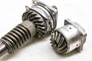 Arctic Cat - 04 Arctic Cat 650 V2 4x4 Transmission Bevel Gears Output Shaft - Image 2