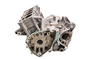 04 Honda CB900F Crankcase Center Crank Case Hornet 919 For Parts