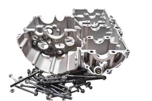 00 Suzuki Katana 600 Lower Crankcase Center Half Crank Case GSX600F