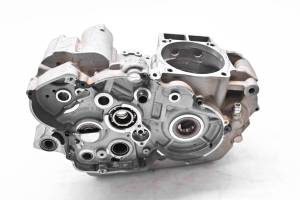 Polaris - 08 Polaris Outlaw 525 IRS Crankcase Center Crank Case - Image 2