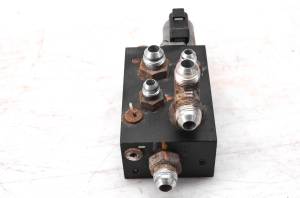 Polaris - 14 Polaris Brutus Diesel Cab 4x4 Hydraulic Valve Block - Image 2