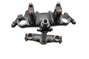 81 Suzuki GS550E Triple Tree Handlebar Clamps