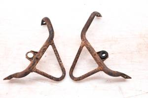 Yamaha - 87 Yamaha Moto-4 80 Left & Right Heel Guard Brackets Mounts YFM80T - Image 2