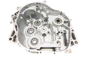 Yamaha - 16 Yamaha YXZ1000R Transmission Gear Case Housing - Image 8