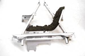 05 Ski-Doo GSX 600 HO SDI Upper Cross Member Console Support Bracket Mount 121"