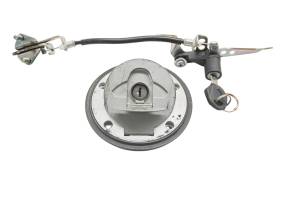 16 Yamaha YZF-R3 Seat Lock Latch & Gas Cap