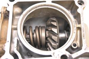 Kawasaki - 98 Kawasaki Bayou 220 2x4 Transmission Bevel Gears Output Shaft KLF220 - Image 6