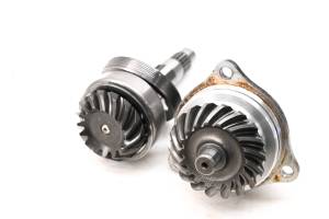 84 Honda Fourtrax 200 2x4 Transmission Bevel Gears Output Shaft TRX200
